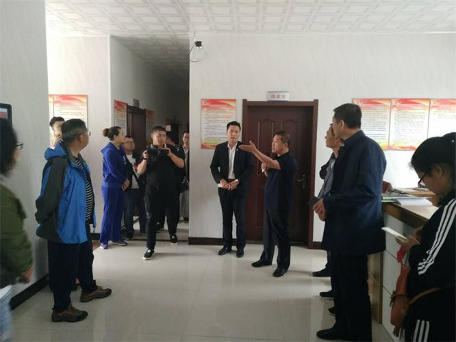 9091美高梅电商参与市产业扶贫现场会议